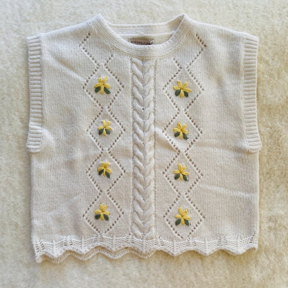 Sincerely Jules White Sweater Vest Sleeveless Sweater Flowers size Large